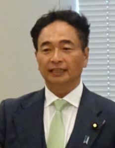 発言される松下参議院議員