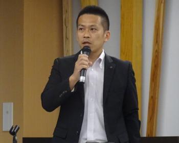 総務部　田中部長