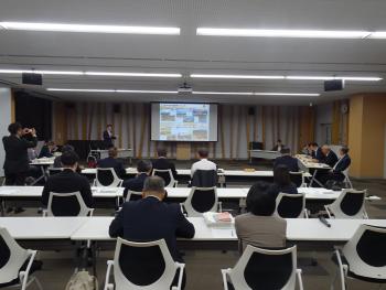 政策懇談会の様子