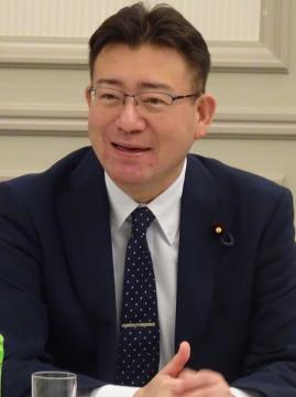発言される渡辺衆議院議員